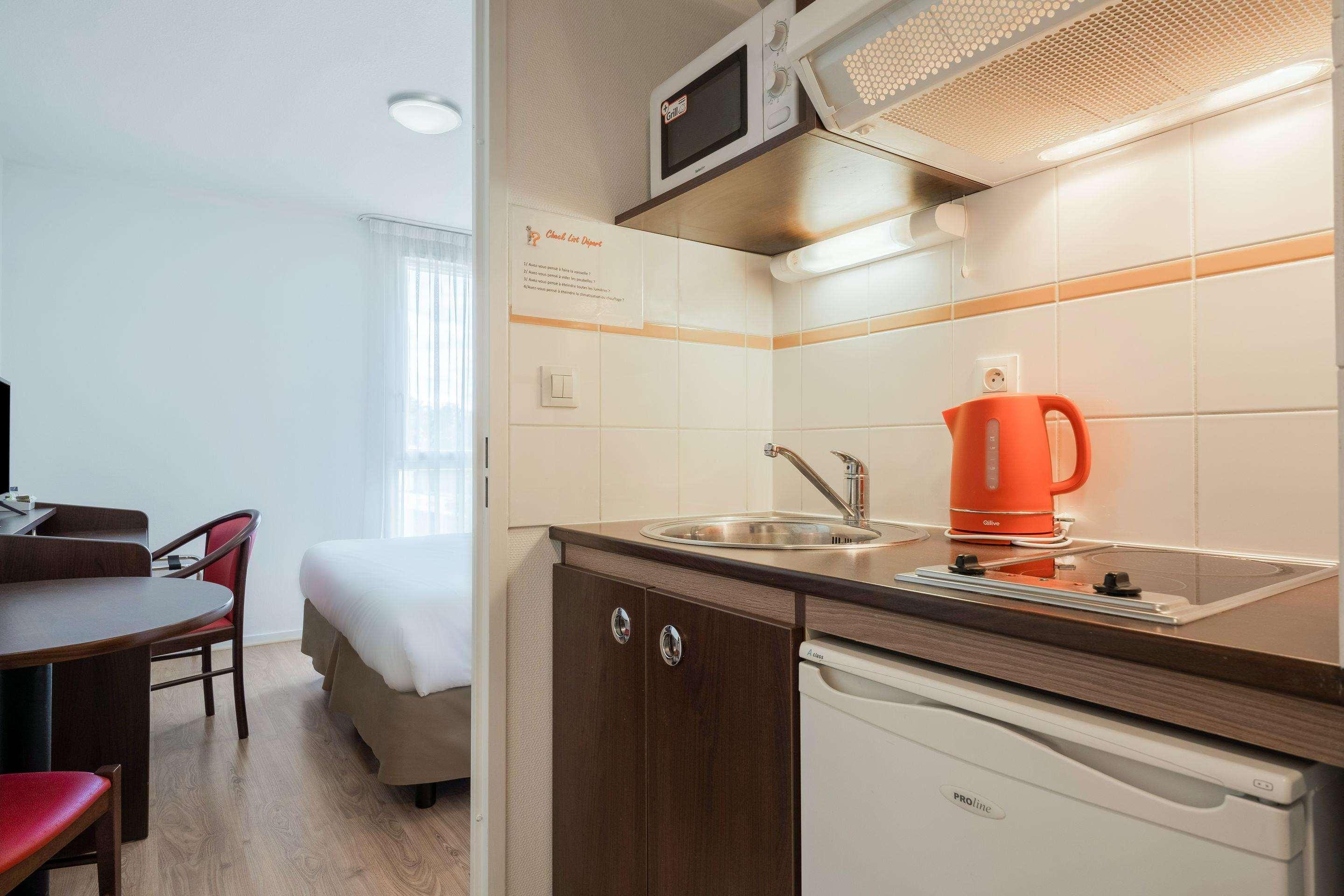 Comfort Suites Pau Idron Bagian luar foto