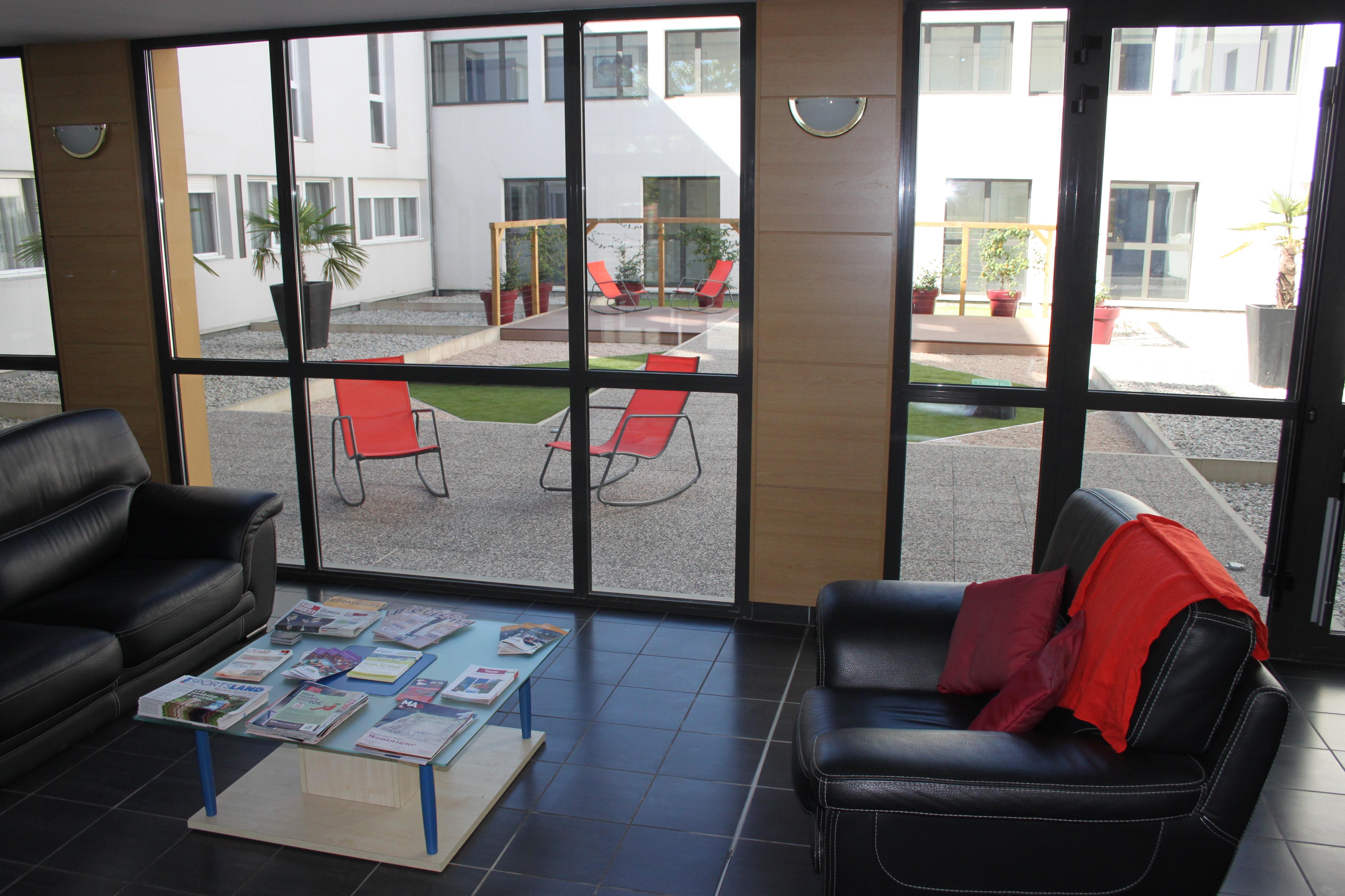 Comfort Suites Pau Idron Bagian luar foto