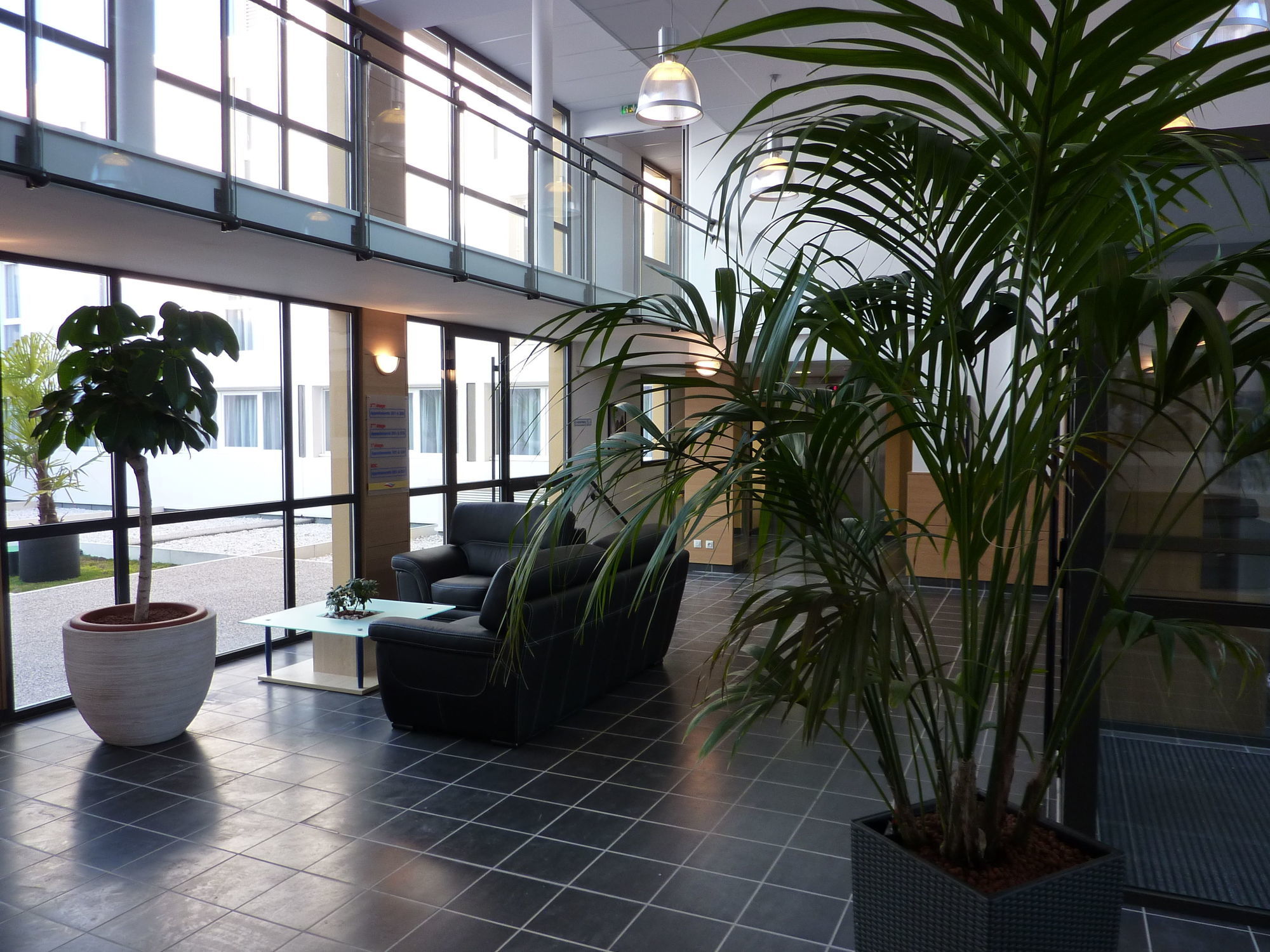 Comfort Suites Pau Idron Bagian luar foto