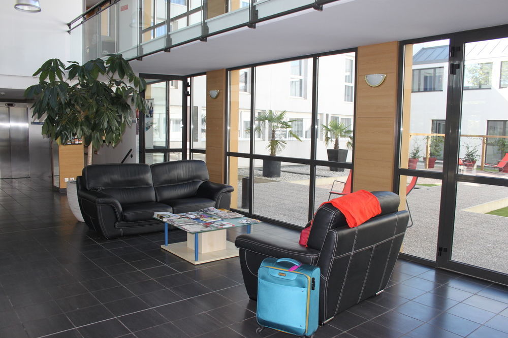 Comfort Suites Pau Idron Bagian luar foto
