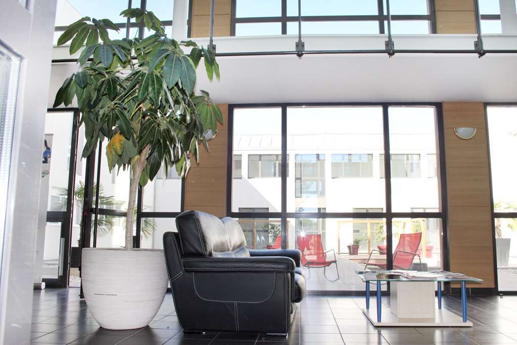 Comfort Suites Pau Idron Bagian luar foto